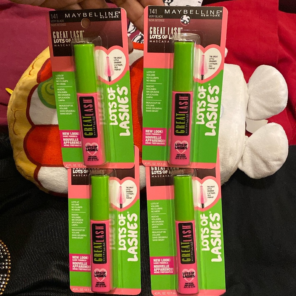 Lot of 4 Maybelline New York 141 Very Black Mascaras